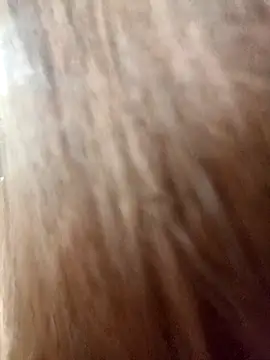 zuzuuLy online show from October 21, 2025, 3:24 pm