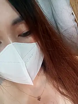 zuzuuLy online show from October 25, 2025, 4:02 pm