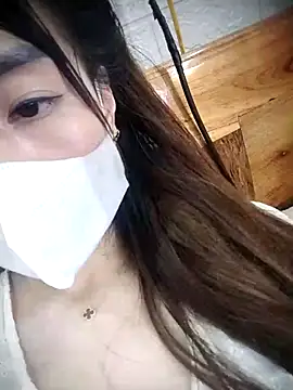 zuzuuLy online show from November 8, 2025, 9:09 am