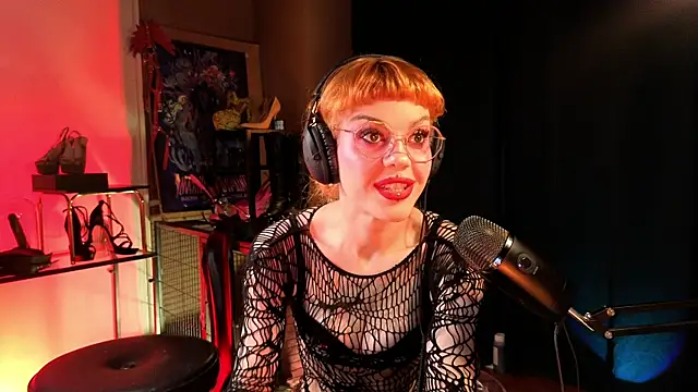 tacodeluxxxe online show from May 23, 2026, 9:52 pm