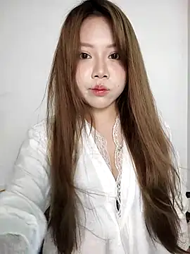 -Bianca- online show from May 5, 2026, 3:42 pm