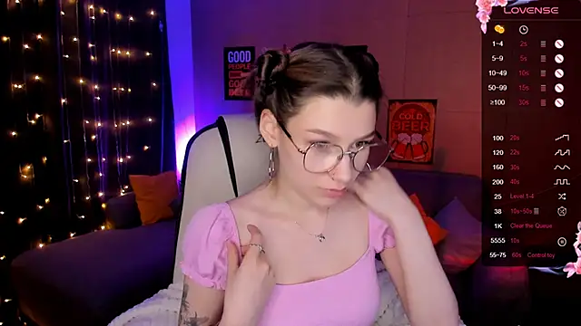 LinaBlossom  online show from October 7, 2025, 2:42 am