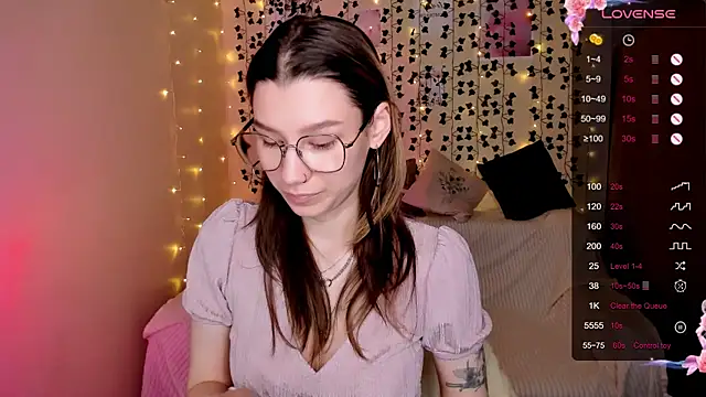 LinaBlossom  online show from November 25, 2025, 8:25 am