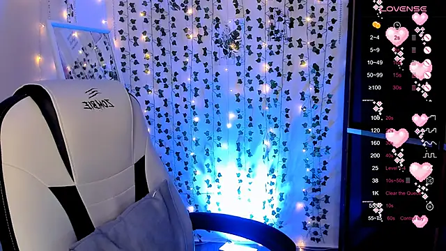 LinaBlossom  online show from April 9, 2026, 6:19 am