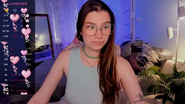 LinaBlossom  online show from July 5, 2026, 3:13 am