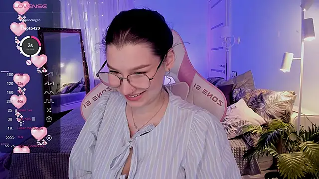 LinaBlossom  online show from July 16, 2026, 2:28 am