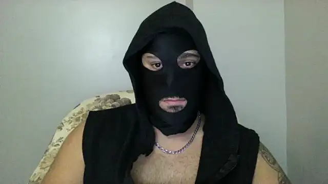 Snapshot of izlebeni_ chatting on September 25, 2025, 7:17 pm izlebeni online show from September 25, 2025, 7:17 pm