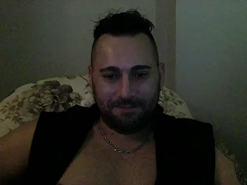 Snapshot of izlebeni_ chatting on November 16, 2025, 7:41 pm izlebeni online show from November 16, 2025, 7:41 pm