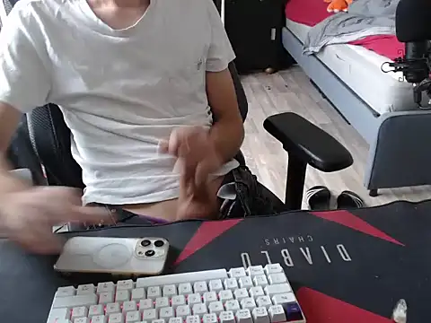 Snapshot of geil20CM2 chatting on September 20, 2025, 11:22 am geil20CM2 online show from September 20, 2025, 11:22 am