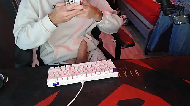 Snapshot of geil20CM2 chatting on October 1, 2025, 10:54 am geil20CM2 online show from October 1, 2025, 10:54 am