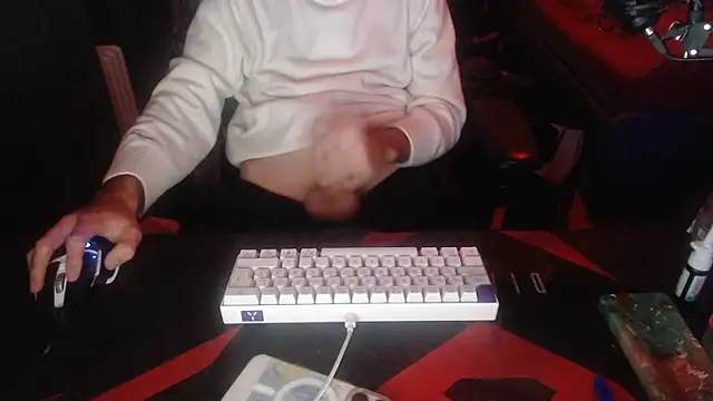 Snapshot of geil20CM2 chatting on November 8, 2025, 4:07 pm geil20CM2 online show from November 8, 2025, 4:07 pm