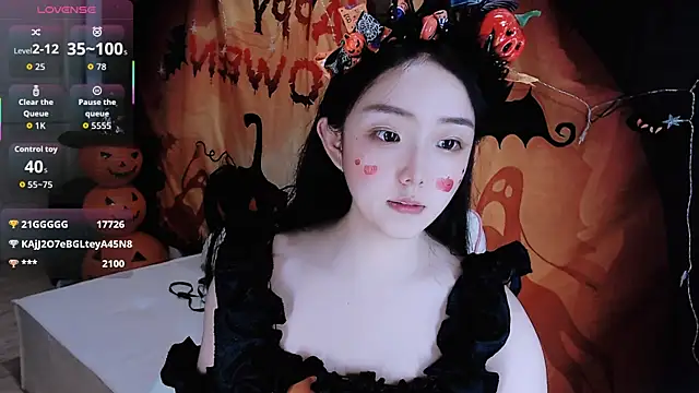 Snapshot of Niannian- chatting on October 27, 2025, 4:44 pm Niannian- online show from October 27, 2025, 4:44 pm