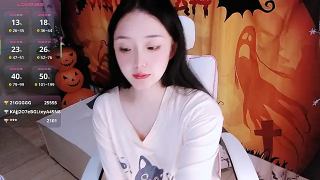 Snapshot of Niannian- chatting on October 31, 2025, 5:03 pm Niannian- online show from October 31, 2025, 5:03 pm