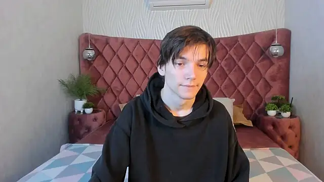 alfred joness online show from October 31, 2025, 7:20 am