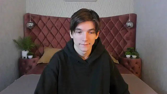 alfred joness online show from November 2, 2025, 6:49 am