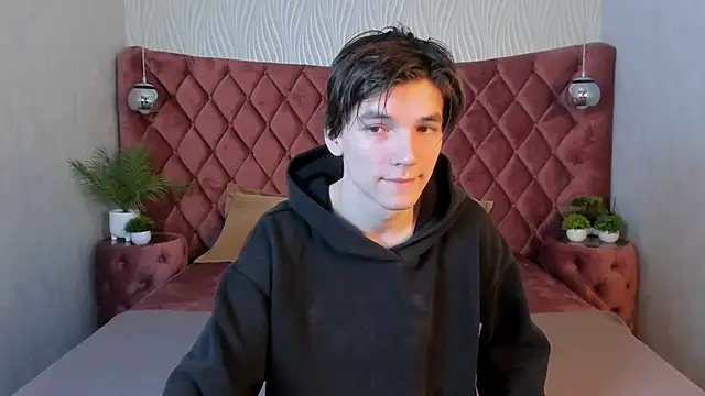 alfred joness online show from November 14, 2025, 6:56 am