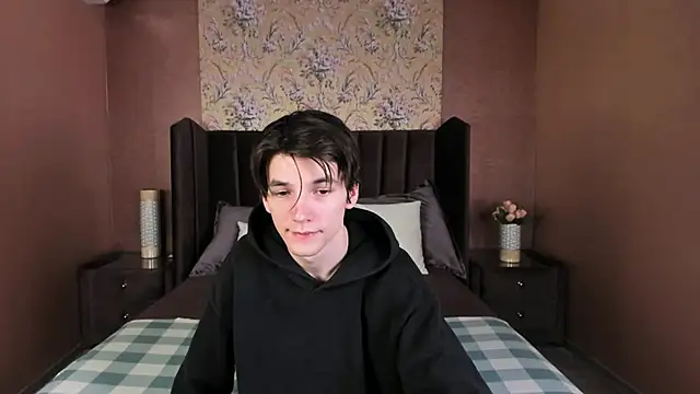 alfred joness online show from November 18, 2025, 7:46 am