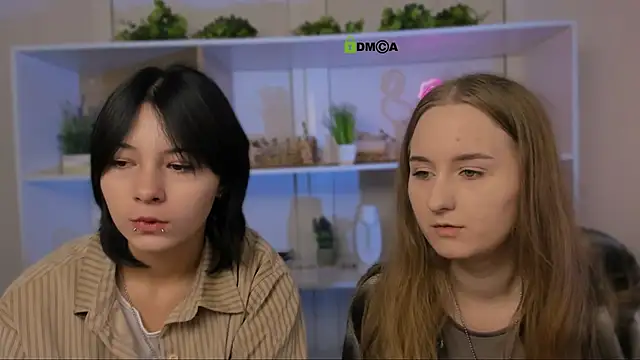 Snapshot of miraella chatting on October 4, 2025, 8:12 am miraella online show from October 4, 2025, 8:12 am