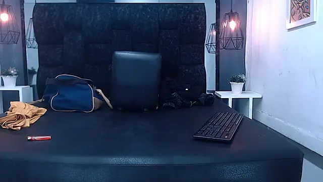 Daniel delux  online show from October 1, 2025, 11:38 am