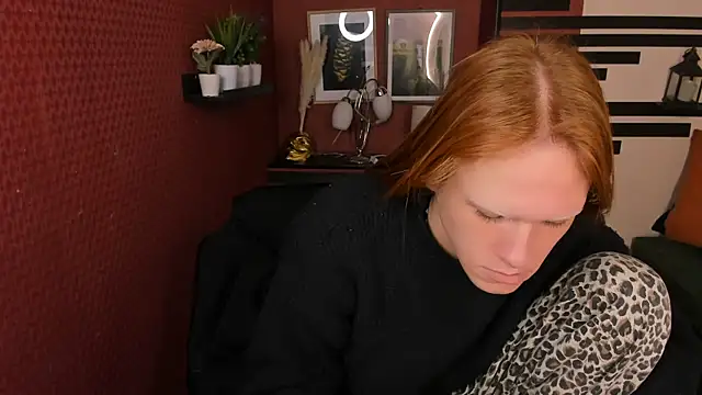 ChloeValentinee online show from November 12, 2025, 11:21 am