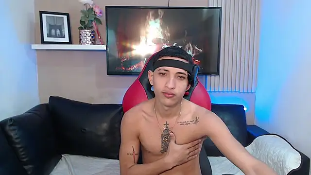 DEIV2  online show from November 25, 2025, 6:41 pm