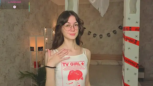 ReneeLippeatt online show from October 29, 2025, 7:26 pm