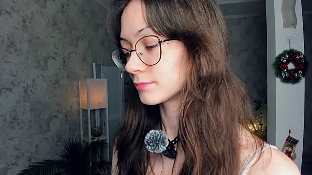 ReneeLippeatt online show from December 21, 2025, 7:32 pm