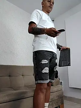 MaximoHall86 online show from October 8, 2025, 12:36 pm