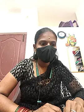 Snapshot of Tamil_Yalini12 chatting on April 24, 2026, 5:26 pm Tamil Yalini12 online show from April 24, 2026, 5:26 pm