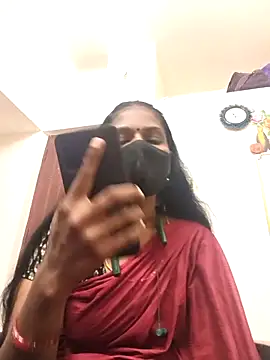 Snapshot of Tamil_Yalini12 chatting on April 29, 2026, 5:44 am Tamil Yalini12 online show from April 29, 2026, 5:44 am