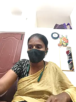 Snapshot of Tamil_Yalini12 chatting on April 29, 2026, 5:30 pm Tamil Yalini12 online show from April 29, 2026, 5:30 pm