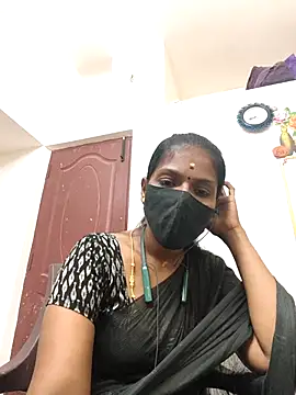 Snapshot of Tamil_Yalini12 chatting on April 30, 2026, 3:07 pm Tamil Yalini12 online show from April 30, 2026, 3:07 pm