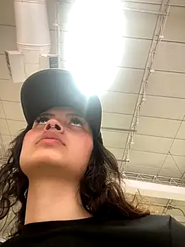 Camila Nyx online show from November 11, 2025, 5:46 pm