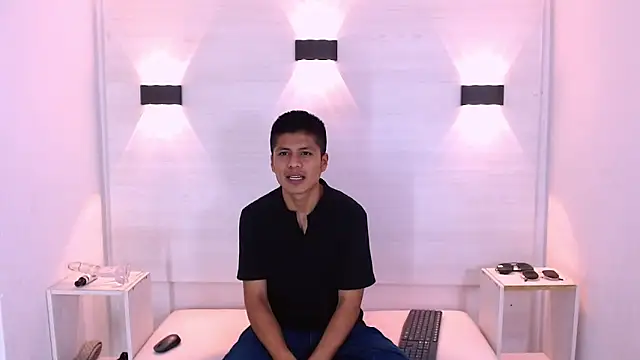 marcus hans  online show from October 18, 2025, 12:28 pm