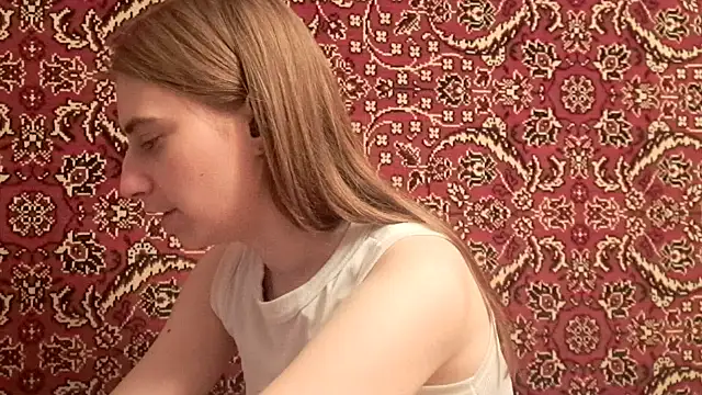 ivetabloom online show from September 21, 2025, 5:36 pm