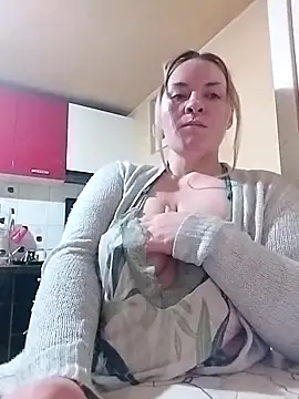 Snapshot of Mommygetnaughty chatting on December 21, 2025, 4:03 pm Mommygetnaughty online show from December 21, 2025, 4:03 pm