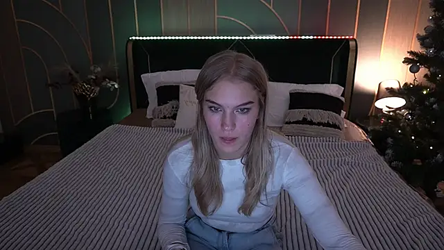 AlinaLiii online show from December 16, 2025, 8:58 pm