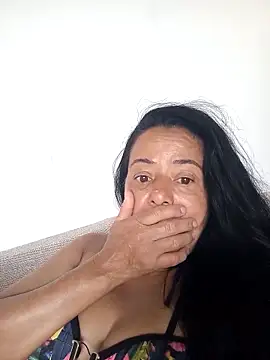 lucineia7 online show from March 22, 2026, 4:32 pm