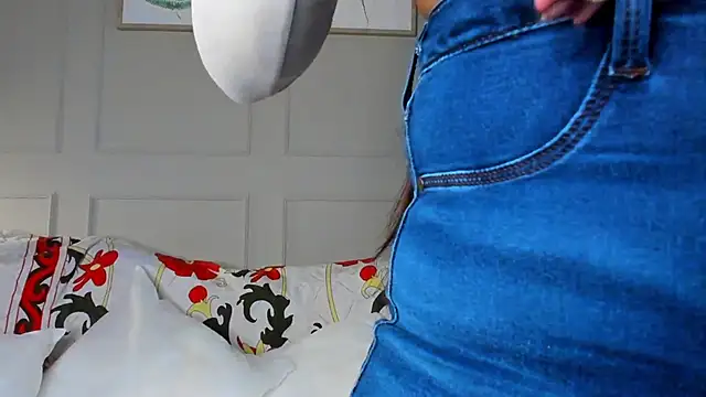 AlisonCold online show from October 9, 2025, 11:52 am