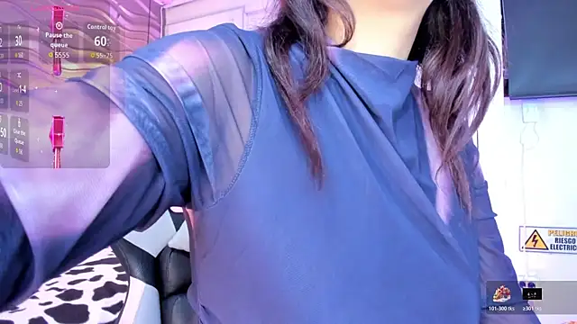 Snapshot of TahiyaMuley_ chatting on November 6, 2025, 7:48 pm TahiyaMuley online show from November 6, 2025, 7:48 pm