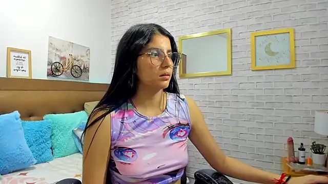 Julieta Rose19 online show from August 7, 2026, 8:11 pm