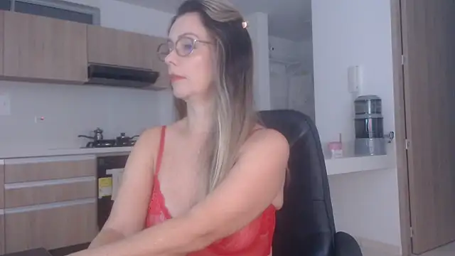 LovePaula online show from February 8, 2026, 12:08 pm