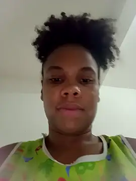 PrettahSantos online show from October 1, 2025, 12:05 am