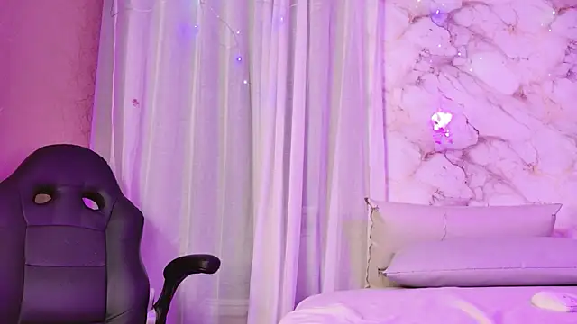 yliria010 online show from October 31, 2025, 4:24 am