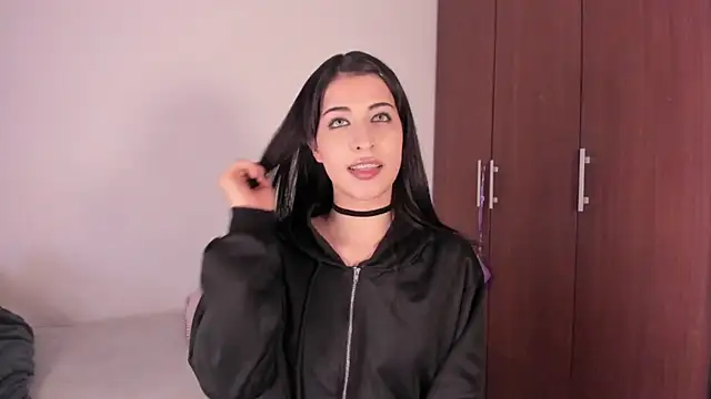 Snapshot of ScarlettRosetti chatting on October 16, 2025, 2:23 am ScarlettRosetti online show from October 16, 2025, 2:23 am