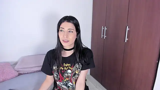 Snapshot of ScarlettRosetti chatting on October 19, 2025, 2:01 am ScarlettRosetti online show from October 19, 2025, 2:01 am