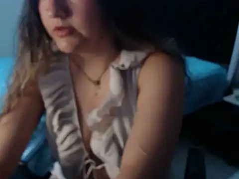 hilarymilky online show from October 5, 2025, 2:21 am