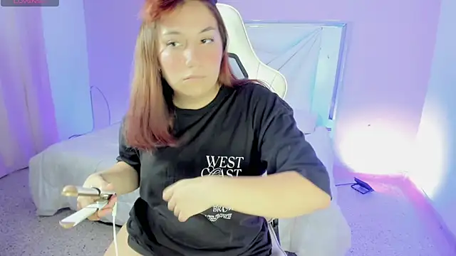 Snapshot of Isabela_saenz chatting on October 8, 2025, 3:15 am Isabela saenz online show from October 8, 2025, 3:15 am