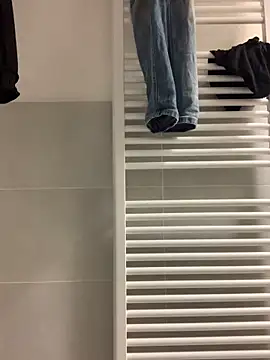 alessiobaz online show from April 14, 2026, 9:04 am