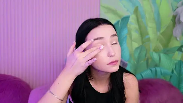 Amanda Choi online show from October 10, 2025, 5:28 am